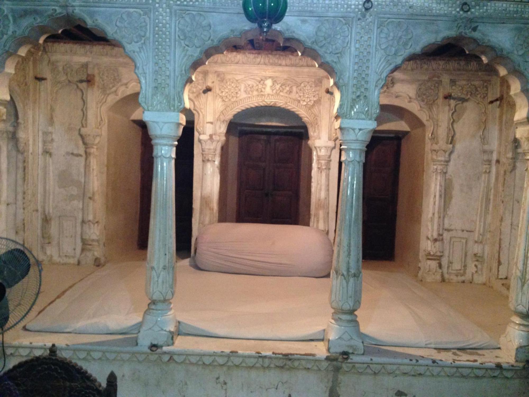 Narayan Niwas Castle Hotel Ramgarh Shekhawati Bilik gambar